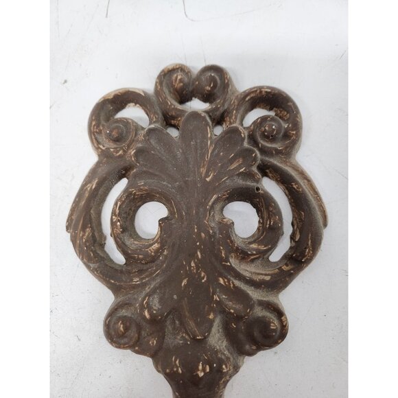 Vintage Gold Ornate Scroll Skeleton Key Wall Hanging Plaque Rustic Chalkware - Picture 3 of 7